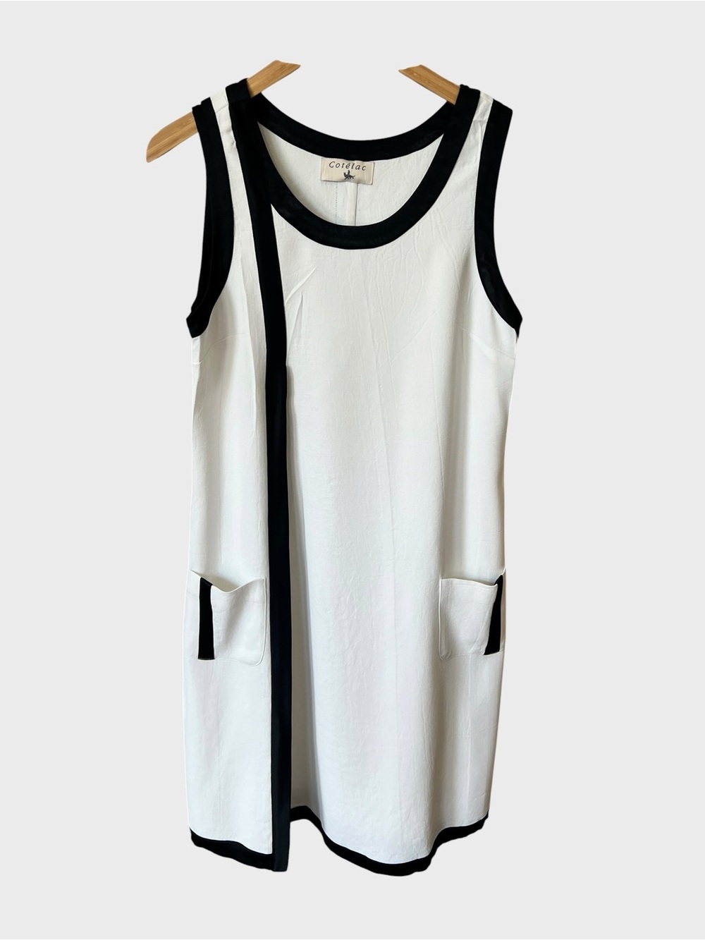 Cotelac White Sleeveless Contrast Trim Shift Dress